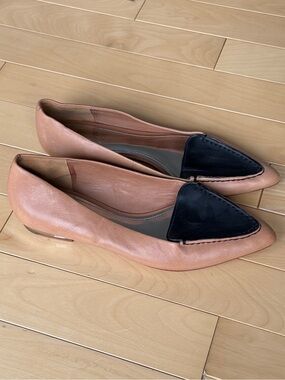 Coach ‘Walsh’ Pointed Toe Flats Brown & Black Leather size 5.5